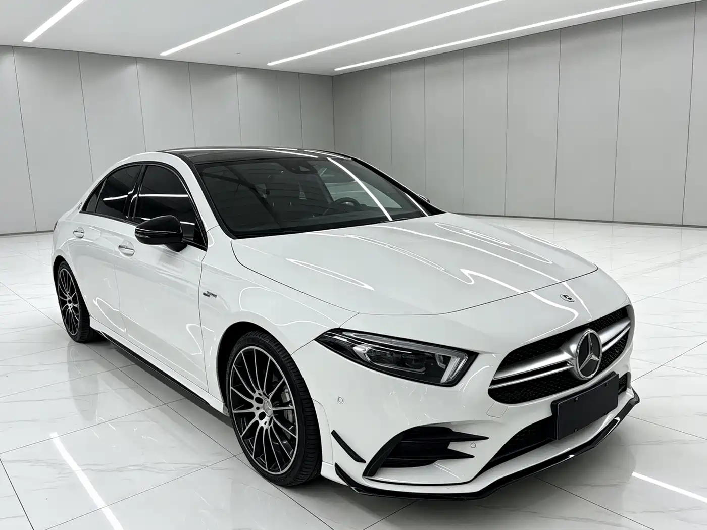 Mercedes-Benz A-Class AMG 2022 Model AMG A 35 L 4MATIC Blazing Night Special Edition фото 8