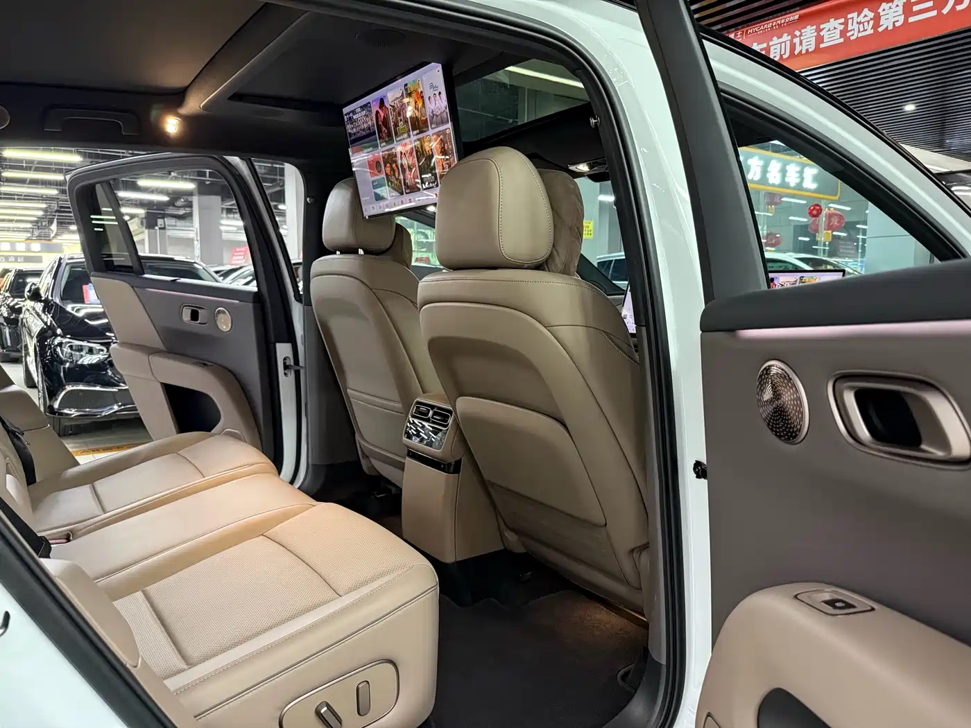 Li Auto i6 2026 2025 4WD Base Model
