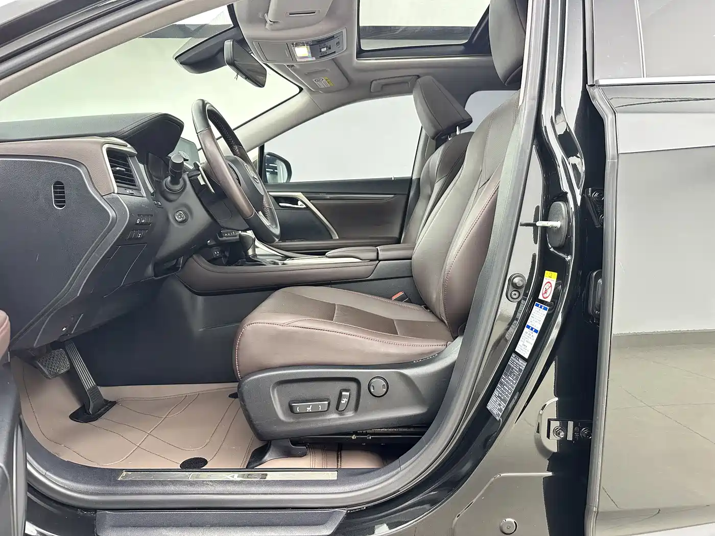 Lexus RX 2020 300 4WD Elegance Edition China VI фото 8