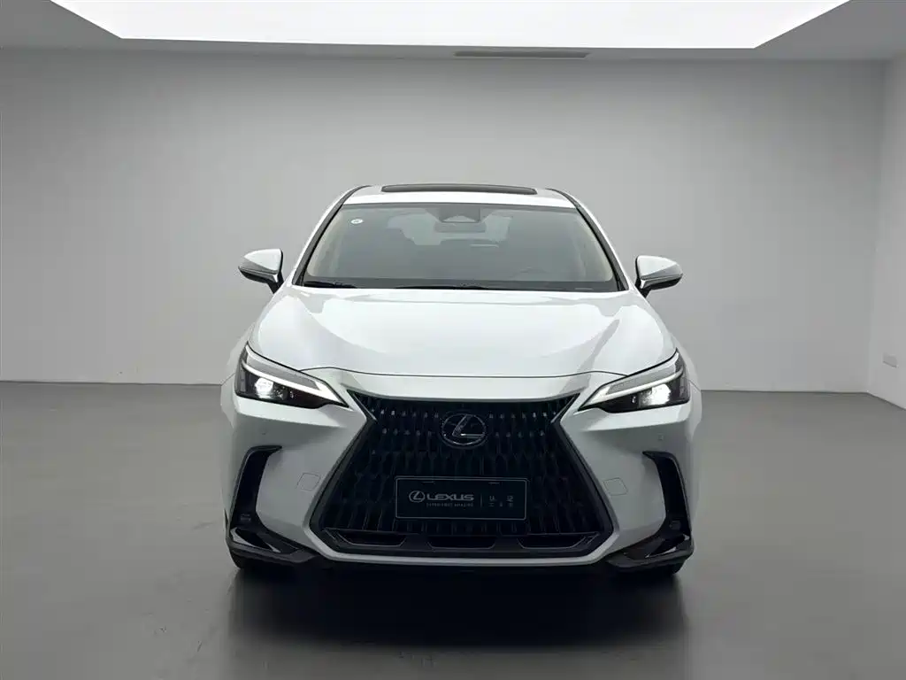 Lexus NX 2025 Model 200 Base Version фото 2