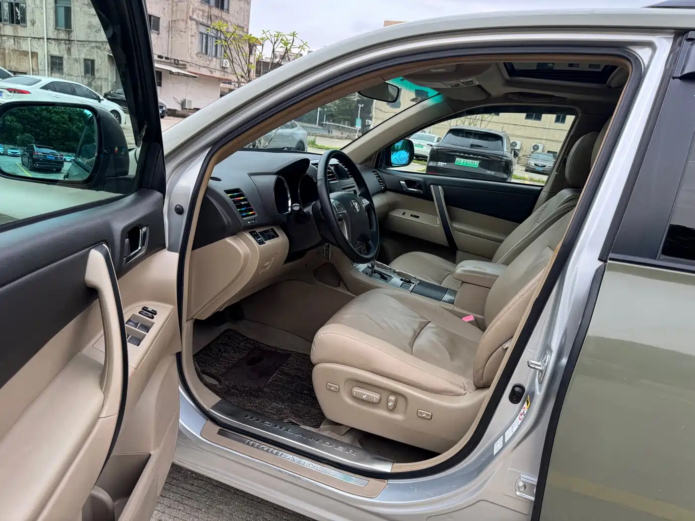Toyota Highlander 2011 2011 2.7L 2WD 7-seat Luxury