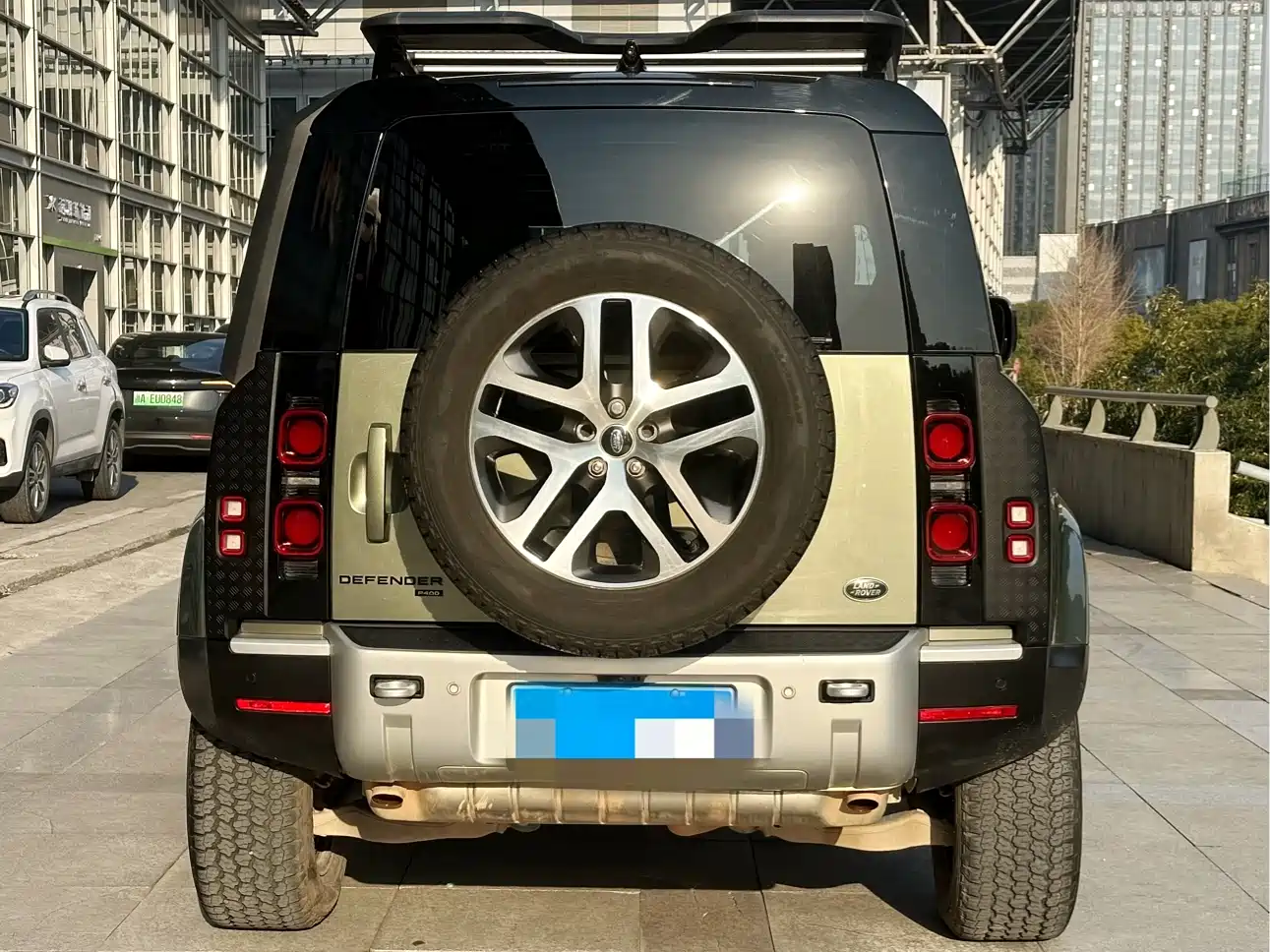 Land Rover Defender 2022 Model 90 3.0T P400 XS фото 5