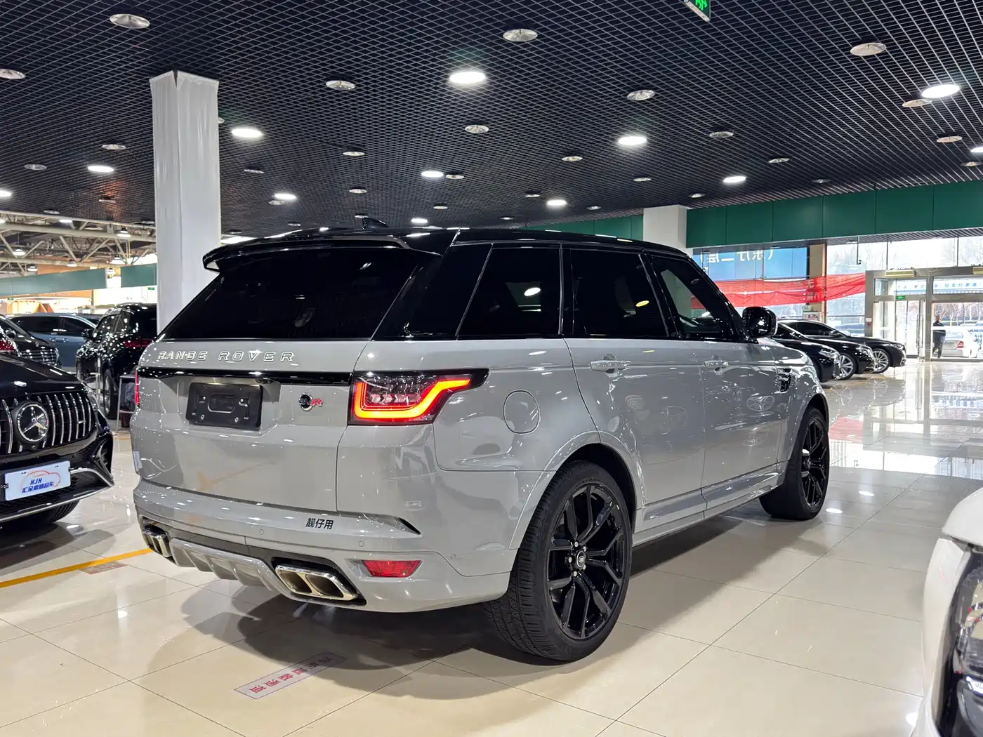 Land Rover Range Rover Sport 2022 Model 5.0 SC V8 SVR Peak Collector's Edition фото 18