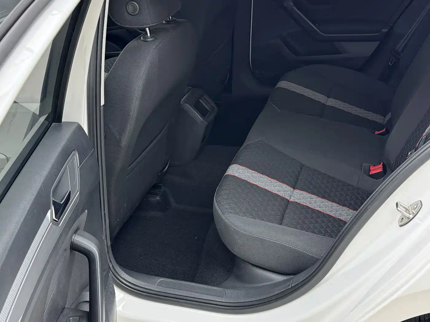 Volkswagen Lamando 2021 230TSI DSG Fashion Edition фото 7