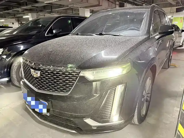 CADILLAC XT6