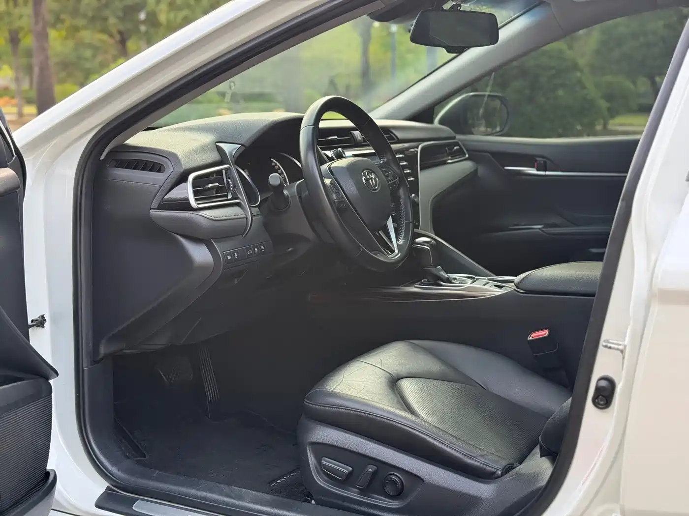 Toyota Camry 2018 2.0G Luxury Edition фото 11