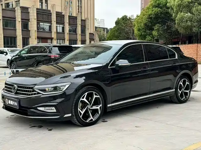 Volkswagen Magotan 2023 Model 2 Million Commemorative Edition 330TSI DSG Luxury