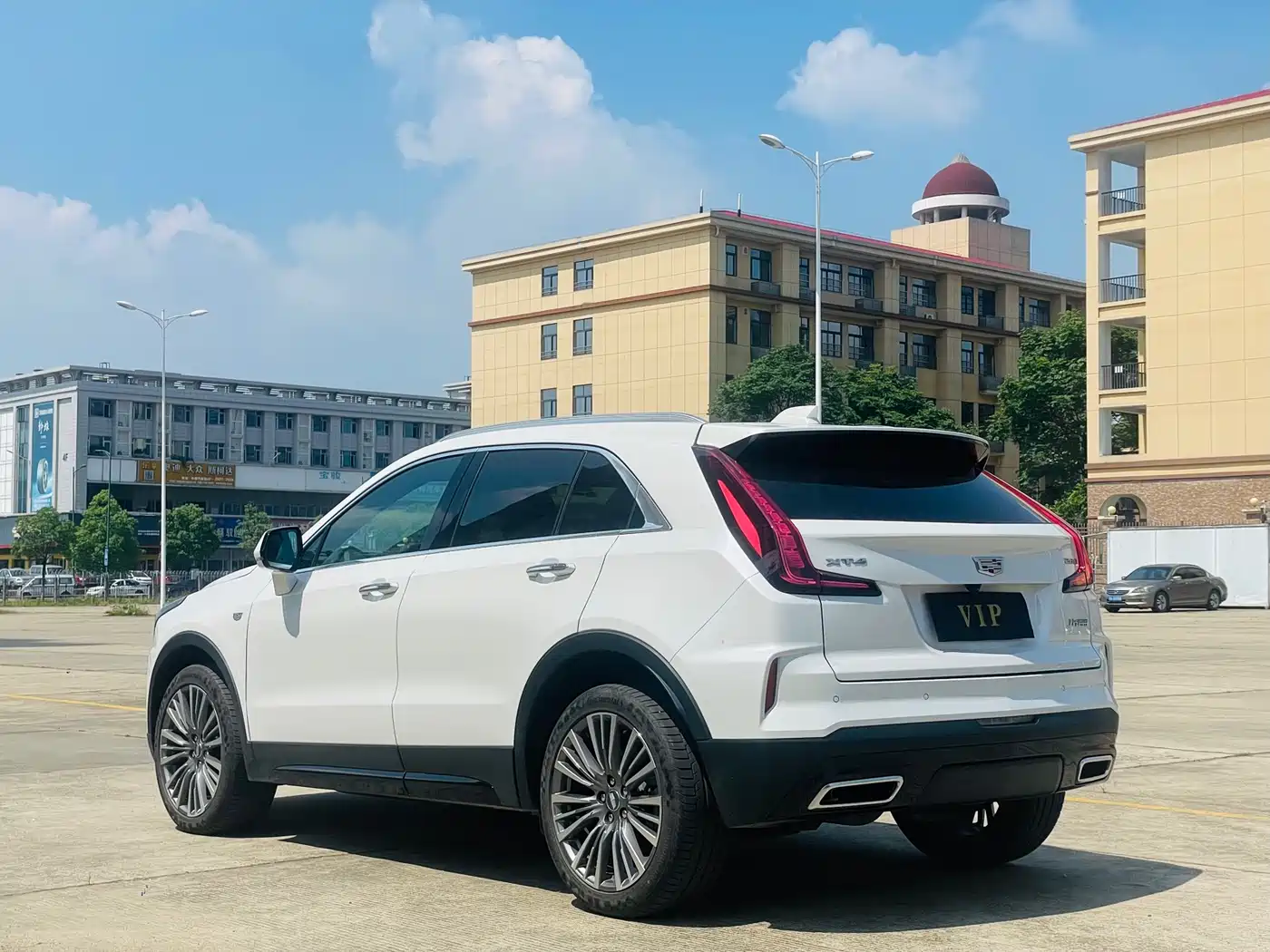 Cadillac XT4 2024 28T 2WD Premium фото 9