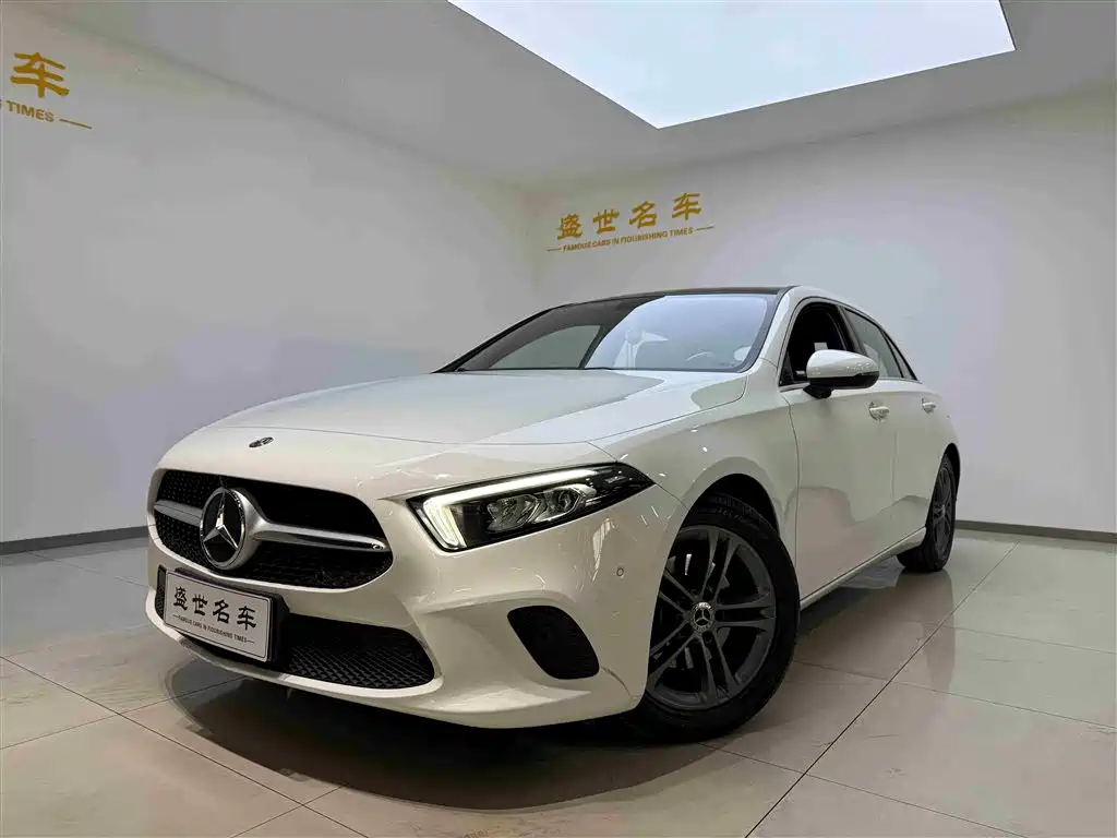 Mercedes-Benz A-Class (Import) 2019 A 200 Dynamic Version фото 3