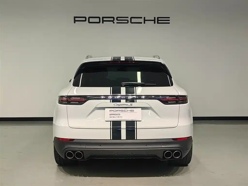 Photo 4 - Porsche Cayenne