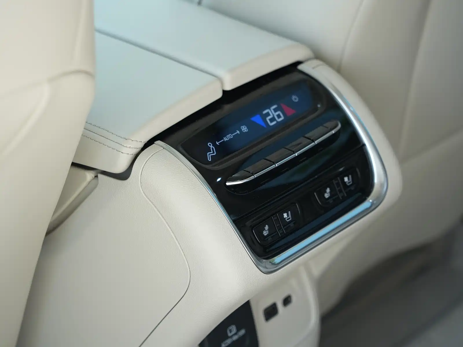 Фото 18 - Buick Enclave