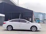 Photo 5 - Hyundai Sonata
