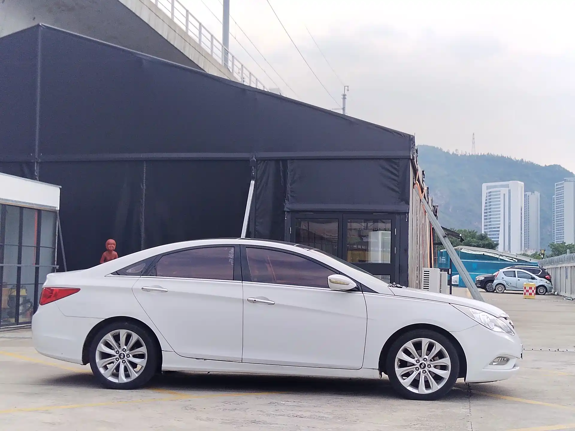 Photo 5 - Hyundai Sonata