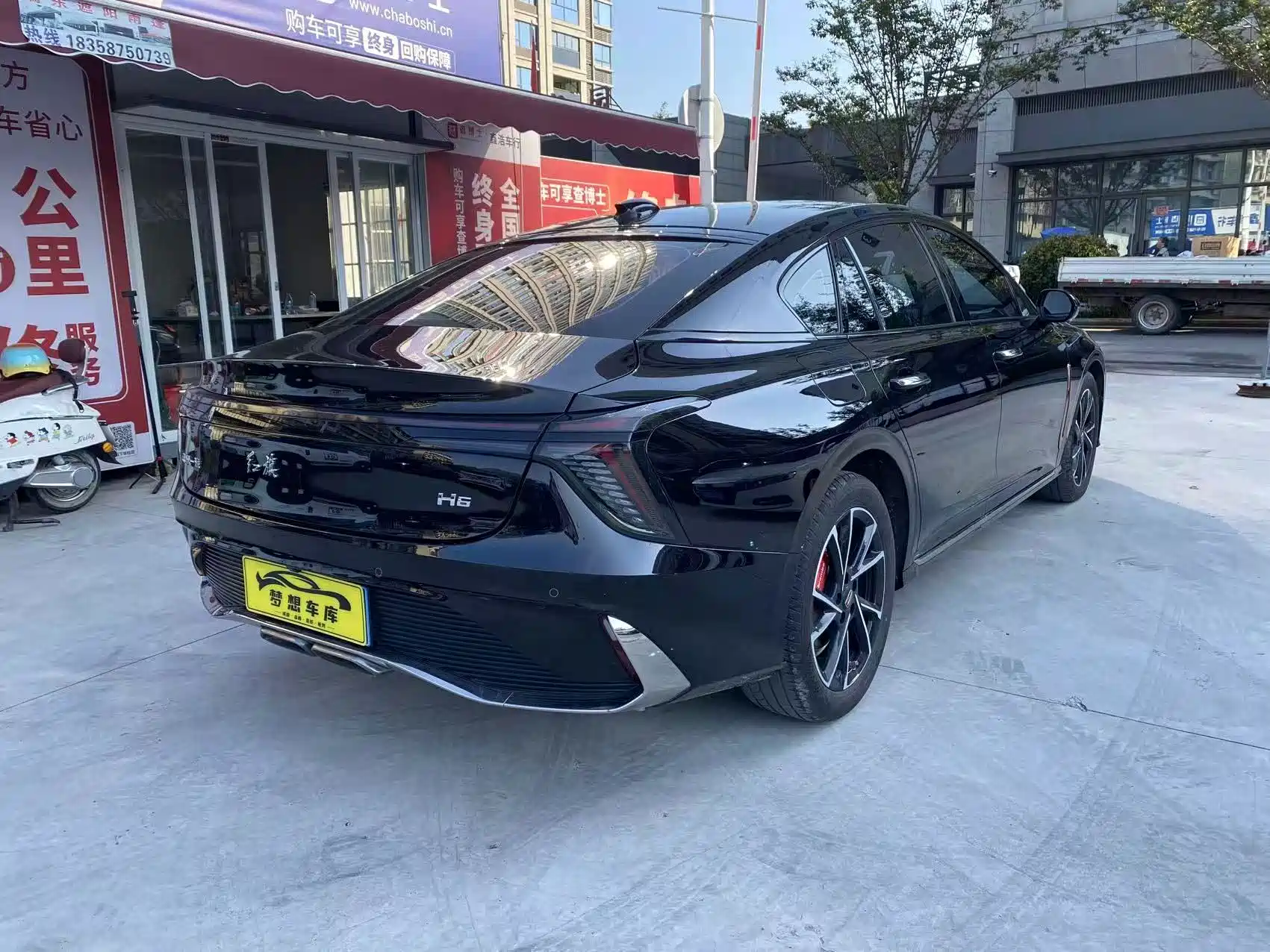 Фото 3 - Hongqi H6