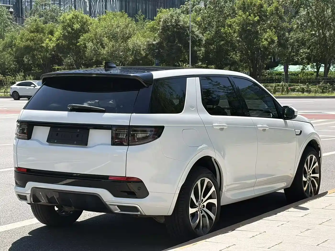 Land Rover Discovery Sport 2020 249PS R-Dynamic Performance Tech 7-seater фото 18