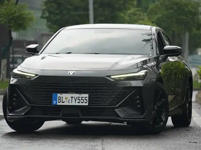 Changan UNI-V 1.5T, Престиж