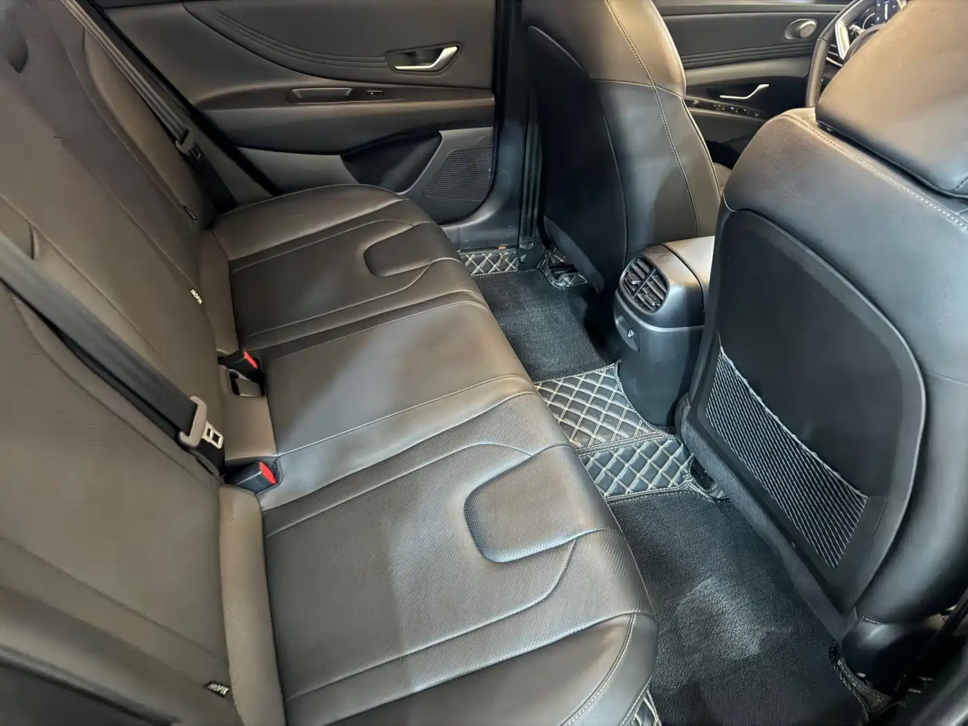 Hyundai Elantra 2023 1.5L CVT GLX Elite Edition фото 9