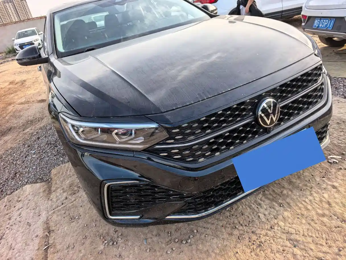 Volkswagen Passat 2023 Facelift 330TSI Starlight Luxury Edition фото 3