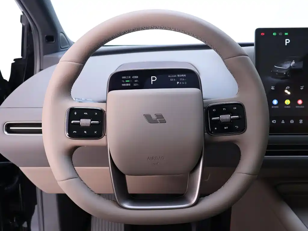Фото 16 - Li Auto i6