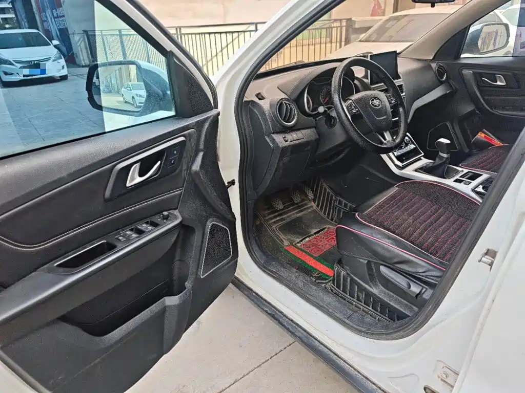 Besturn X40 2018 2019 1.6L Manual Luxury Type China V