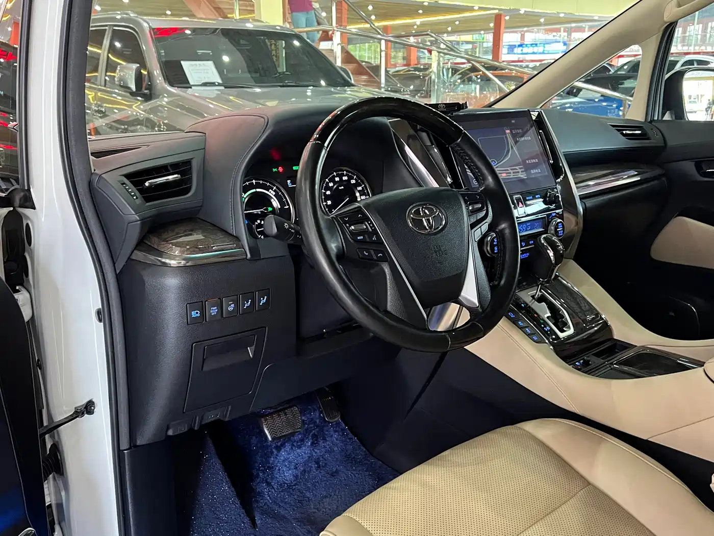 Toyota Vellfire 2021 Crown Hybrid 2.5L HV Premium Edition фото 7