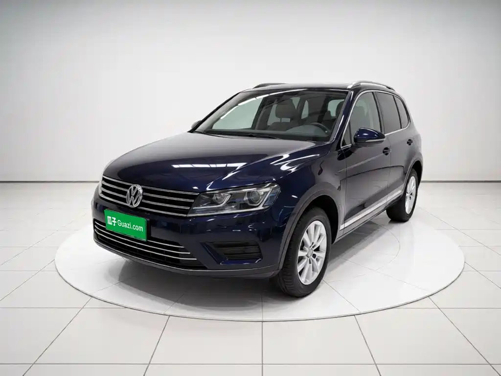 Фото 1 - Volkswagen Touareg