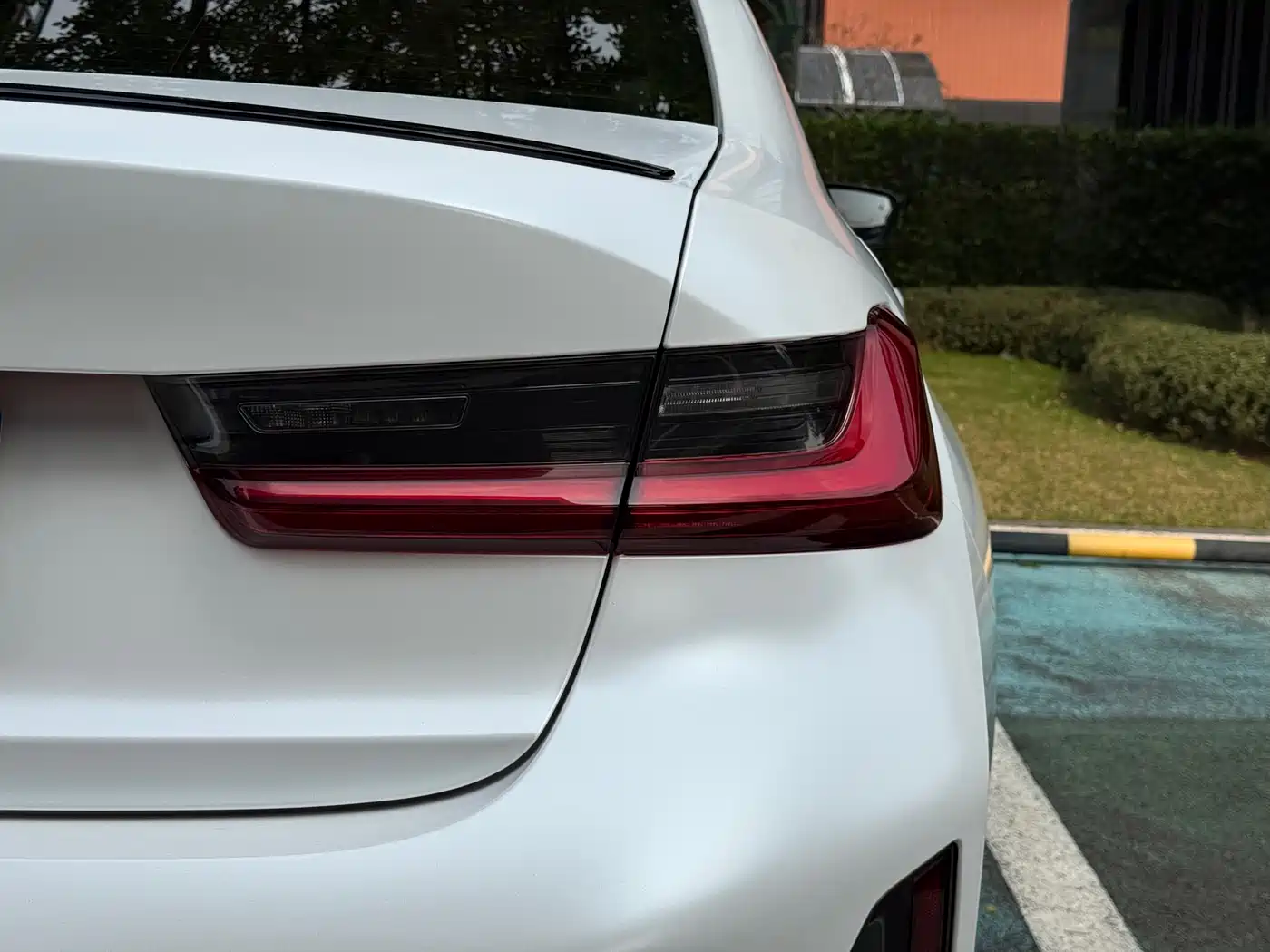 BMW 3 Series 2023 325Li M Sport Black Night Package фото 7