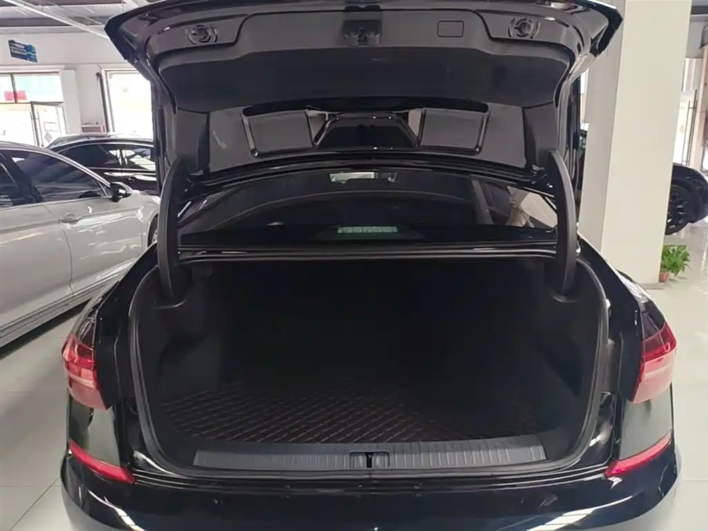 Volkswagen Passat 2020 Facelift 330TSI Luxury China VI фото 19