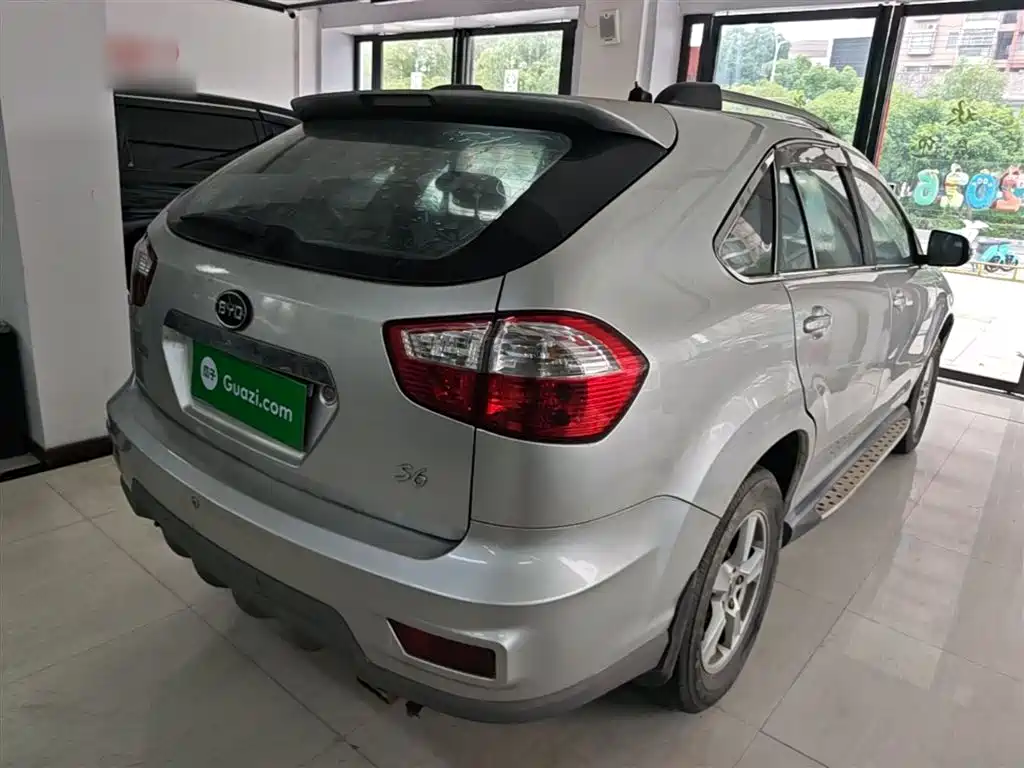 BYD S6 2014 Model 2.0L Manual Elite 5-Seater фото 7