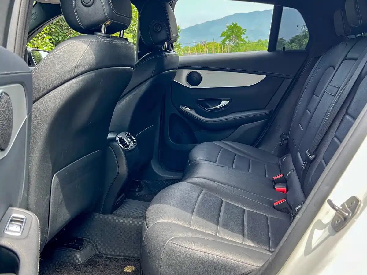 Mercedes-Benz GLC Coupe 2019 GLC 200 4MATIC Coupe SUV фото 12