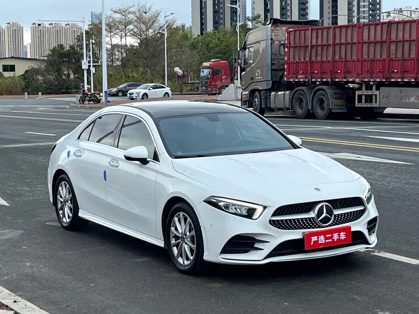Mercedes-Benz A-Class 2020 Facelift A 200 L Sport Sedan Dynamic фото 2