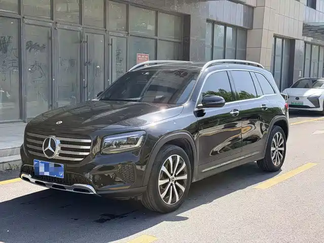 MERCEDES-BENZ GLB