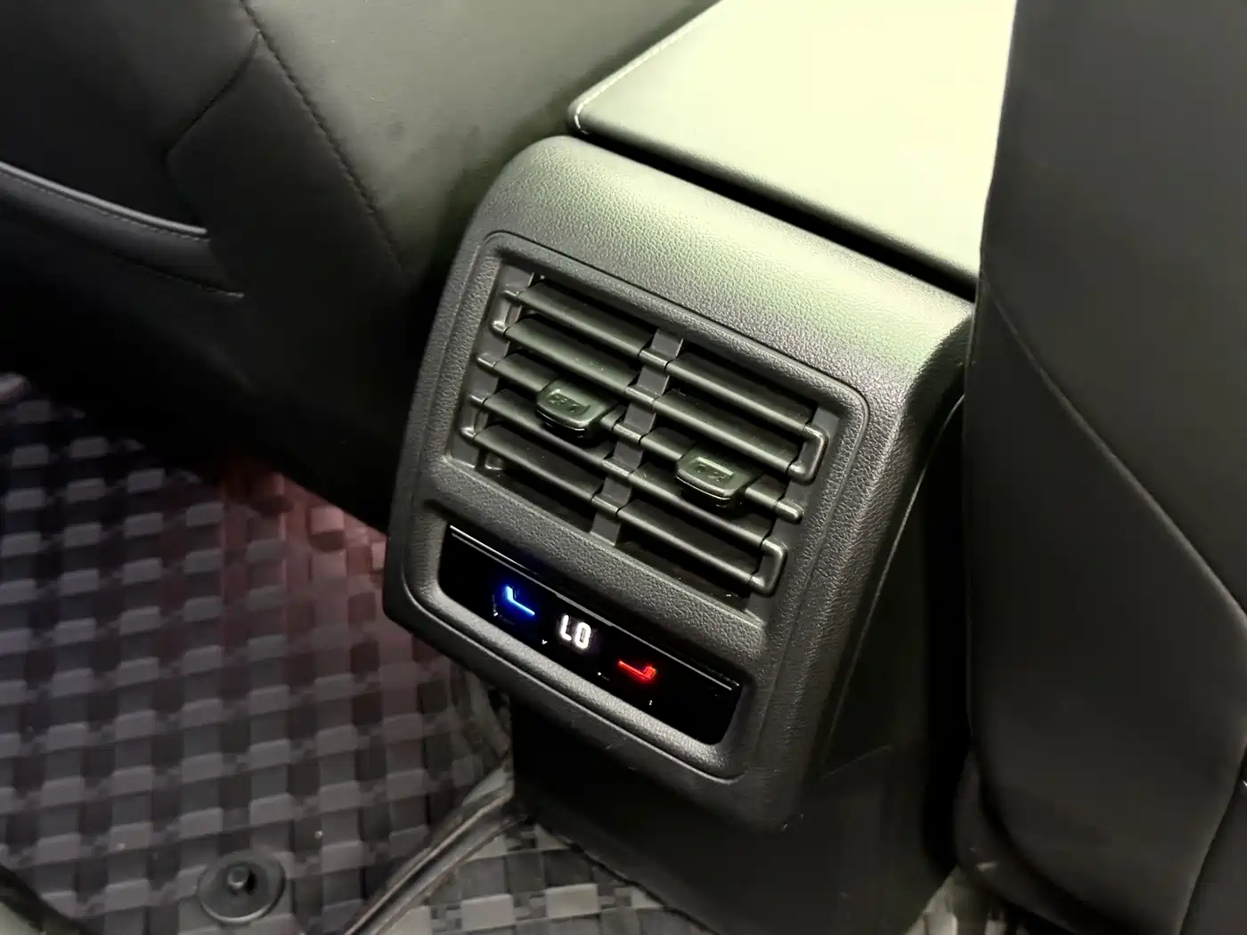 Volkswagen Golf 2023 Facelift 280TSI DSG R-Line фото 18