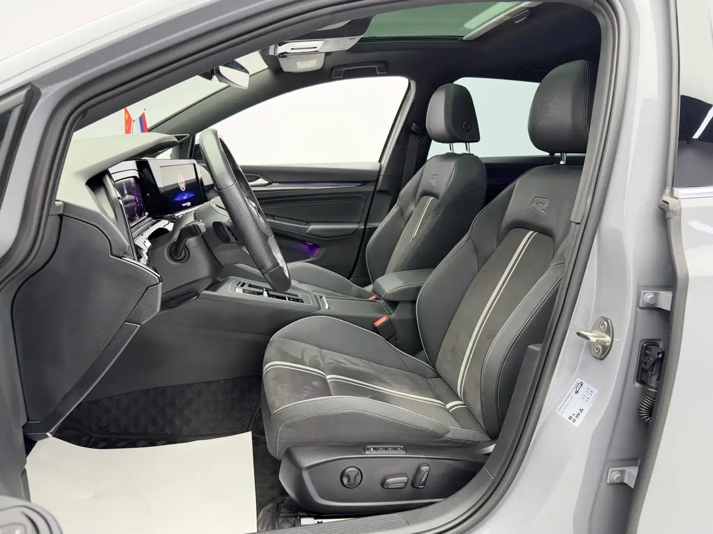 Volkswagen Golf 2023 Facelift 280TSI DSG R-Line фото 28