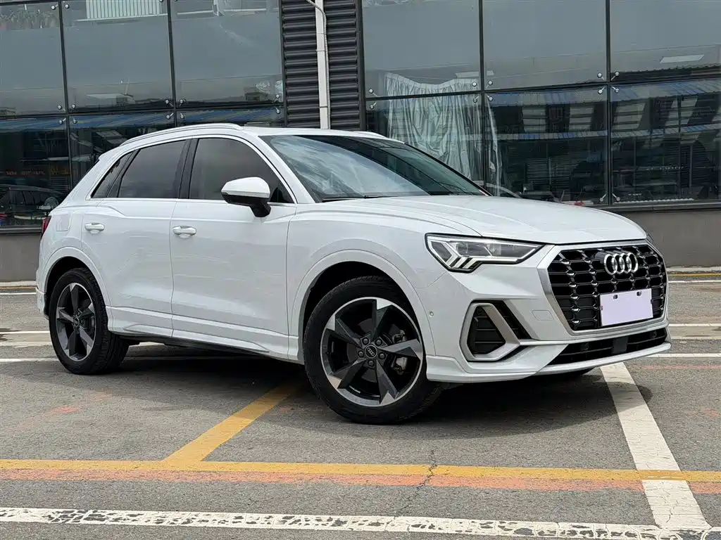 Audi Q3 2022 35 TFSI Fashion Dynamic фото 3