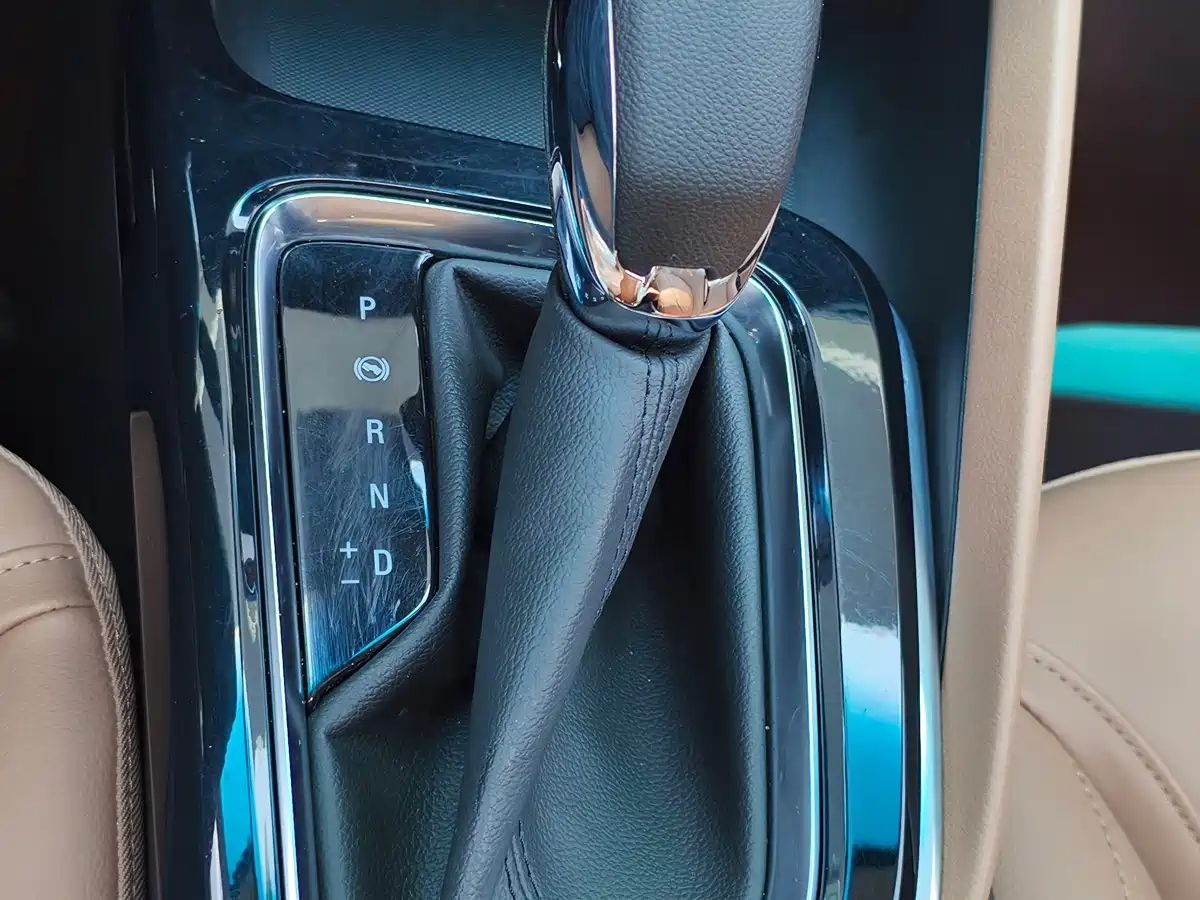 Buick GL6 2023 2021 323T Mild Hybrid Connected Premium Trim
