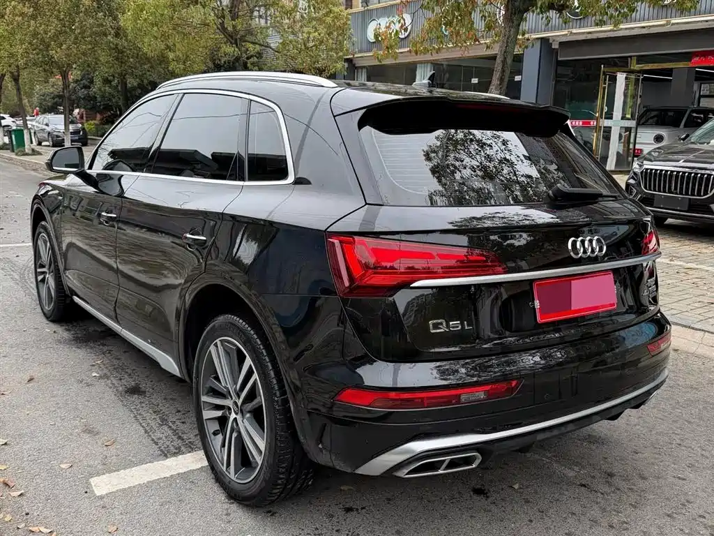 Audi Q5L 2022 40T Luxury Dynamic фото 4