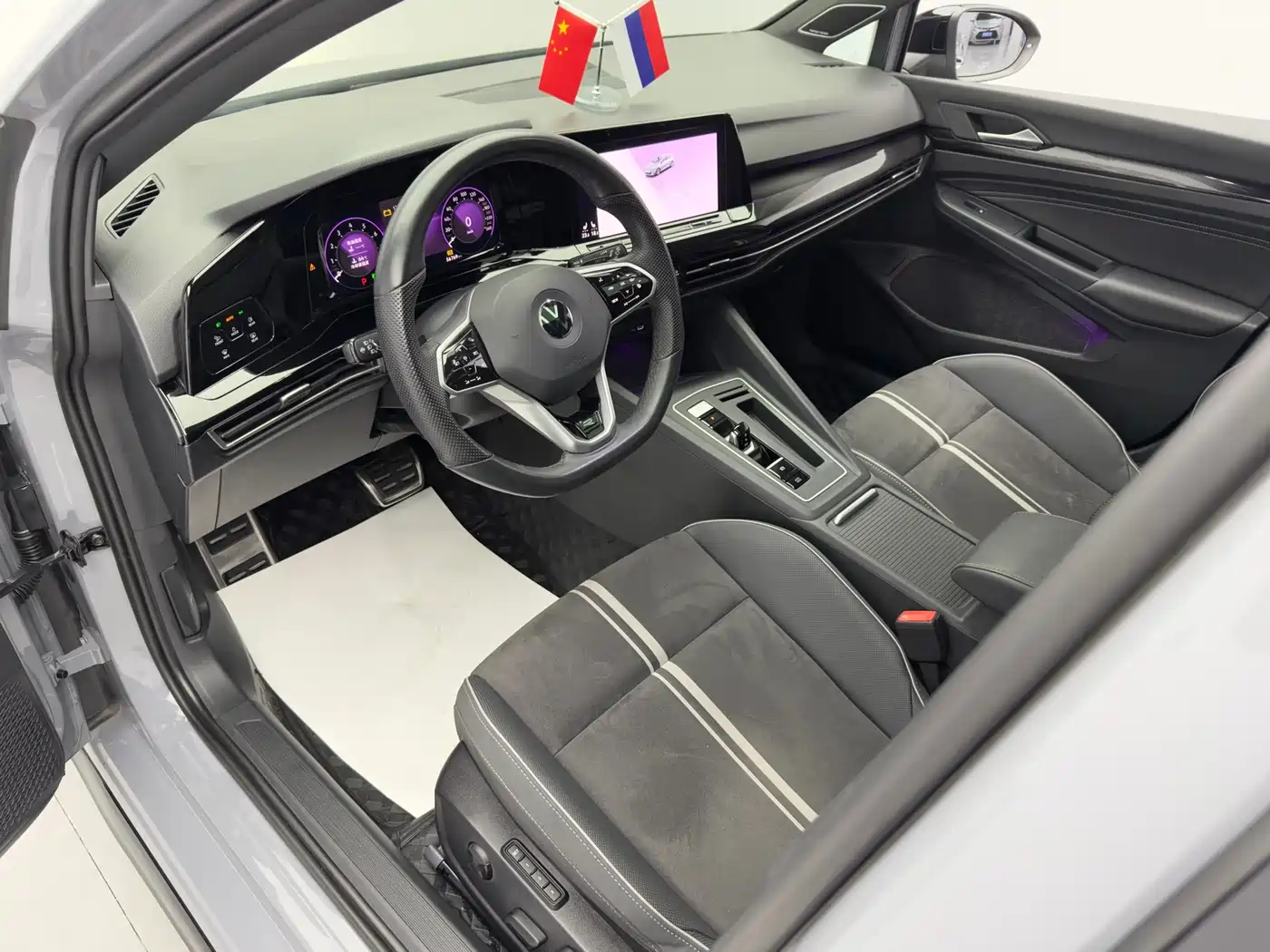 Volkswagen Golf 2023 Facelift 280TSI DSG R-Line фото 25