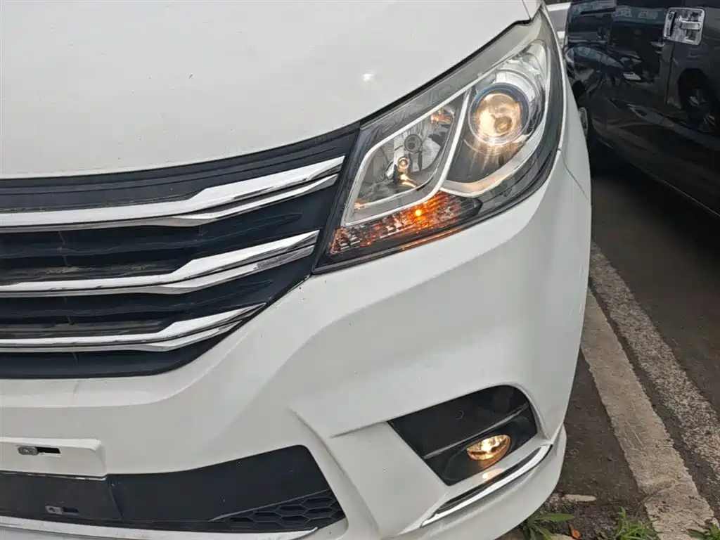 SAIC Maxus Maxus G10 2021 2.0T Automatic Elite Edition Gasoline 7-Seater фото 24