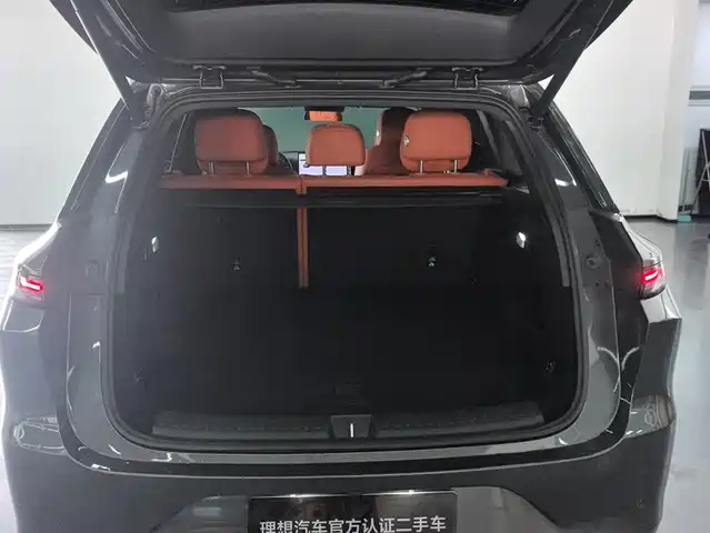Li Auto L6 2025 Pro Smart Renewal Edition — фото 4