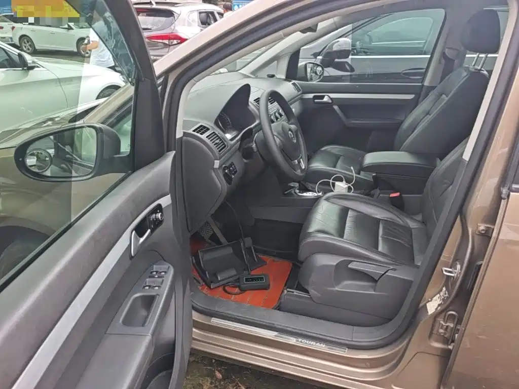 Volkswagen Touran 2015 2015 1.4T DSG Comfort Edition 5-seater