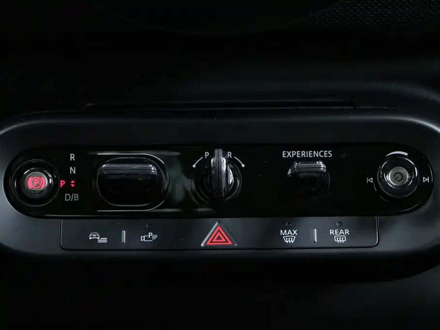 MINI Electric MINI ACEMAN 2024 2024 Model SE Artist