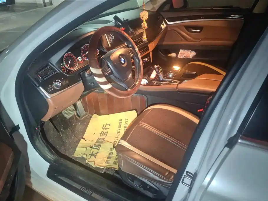 BMW 5 Series 2017 528Li Leading Edition фото 9