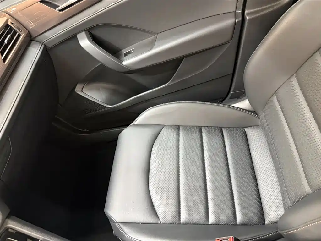 Volkswagen Tharu 2021 280TSI 2WD Luxury Plus фото 20