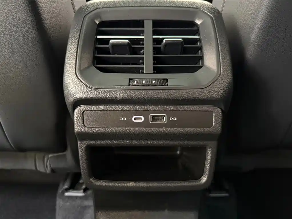 Volkswagen Tharu 2021 280TSI 2WD Luxury Plus фото 21