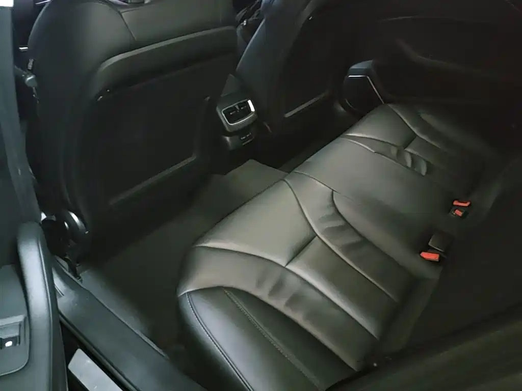 Hongqi H5 2022 Classic Facelift 1.5T DCT Flag Rhythm Edition фото 13