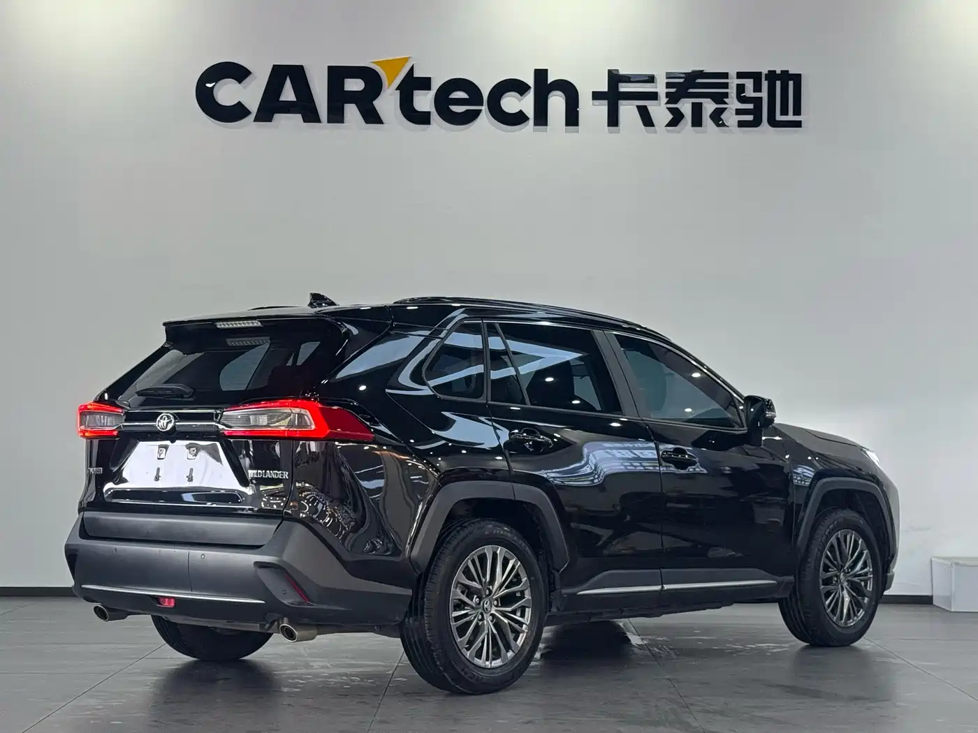 Toyota Wildlander 2022 2.0L CVT FWD Luxury PLUS Edition фото 25