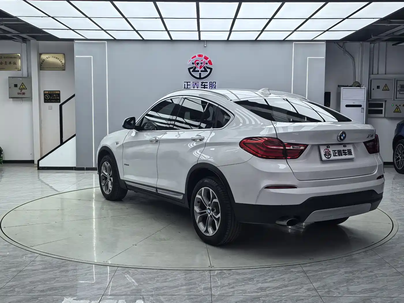 BMW X4 2014 xDrive20i X Design Package фото 14