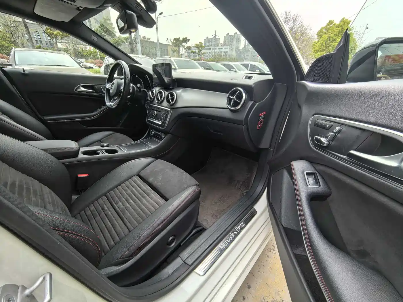 Mercedes-Benz CLA (Import) 2017 CLA 220 4MATIC фото 7