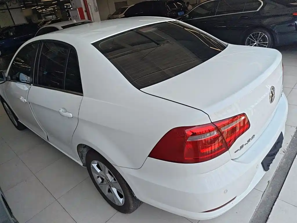 Volkswagen Bora 2014 1.6L Automatic Comfort Edition фото 5